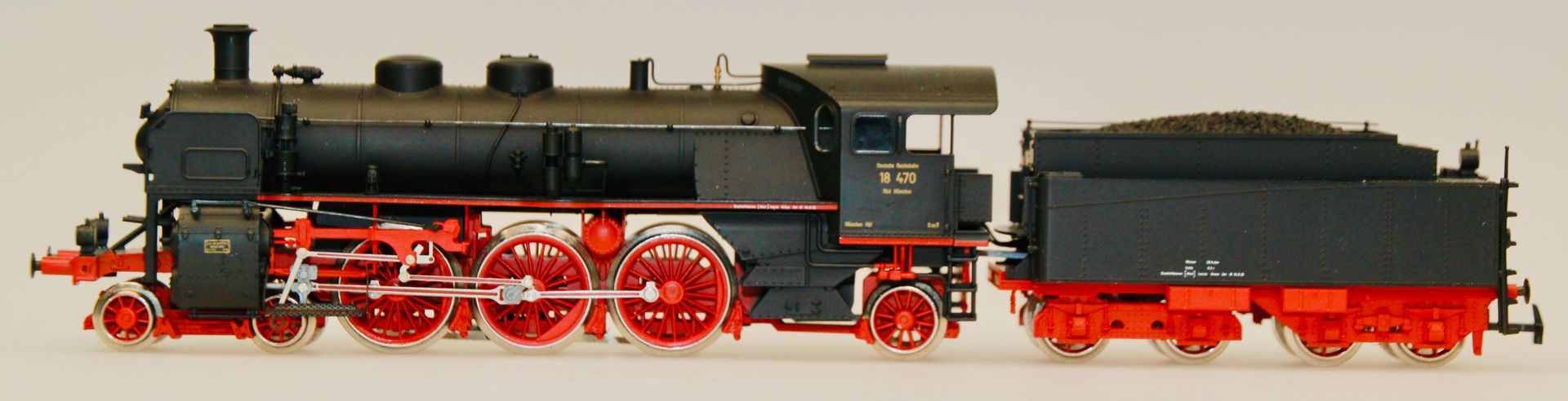 Rivarossi 1014 - Rivarossi - Dampflok BR 18 470 DRG Ep.II schwarz H0/GL